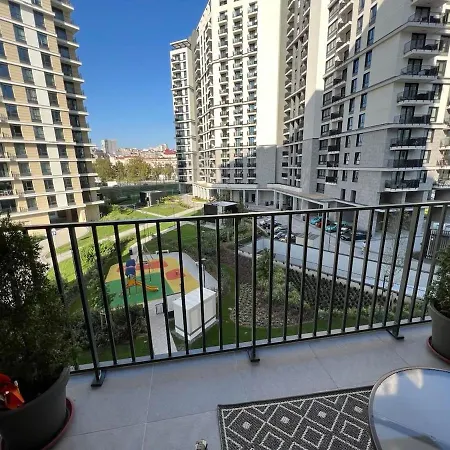 Waterfont, Symphony 1, 307